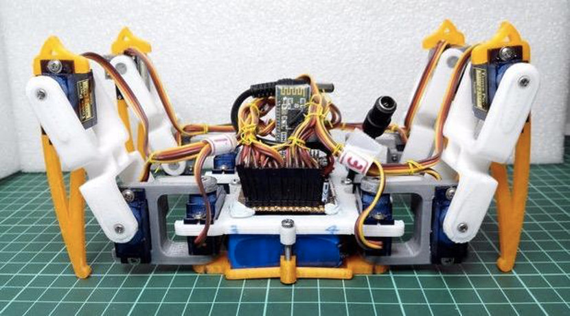Crean un robot araña con una Prusa y una placa de Arduino – RogerBit